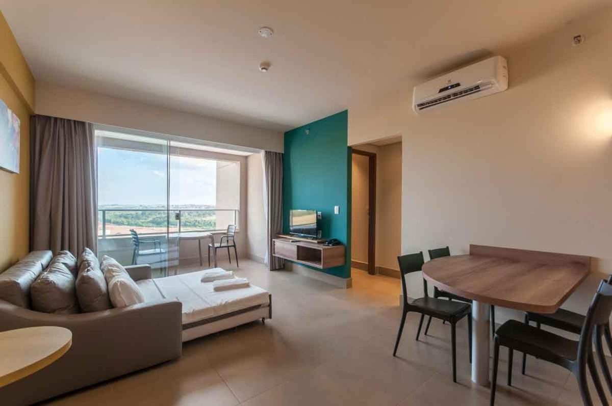 Enjoy Solar Das Aguas Park Resort Olímpia Eksteriør billede A living room in a condominium